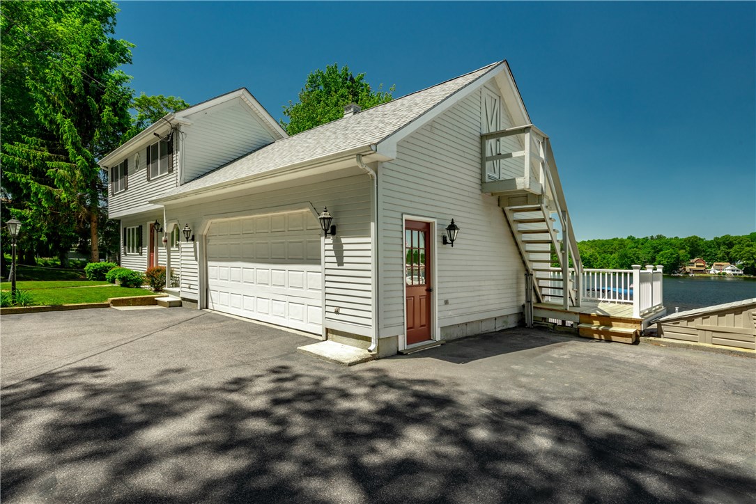 285 Reservoir Road Burrillville, RI 02859 - Photo 4 of 32