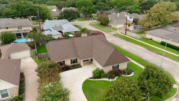 $2,600 | 2931 Pasture Lane, Sugar Land, TX 77479