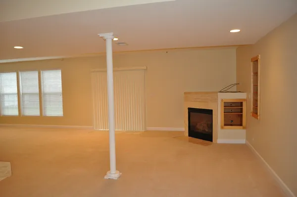 $4,500 | 452 Amherst Street, Palatine, IL 60074