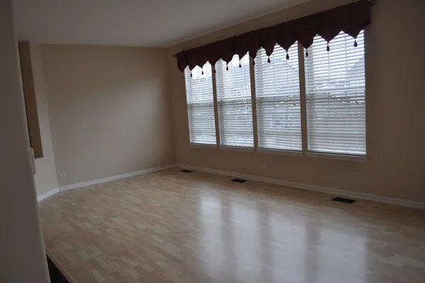 $4,500 | 452 Amherst Street, Palatine, IL 60074