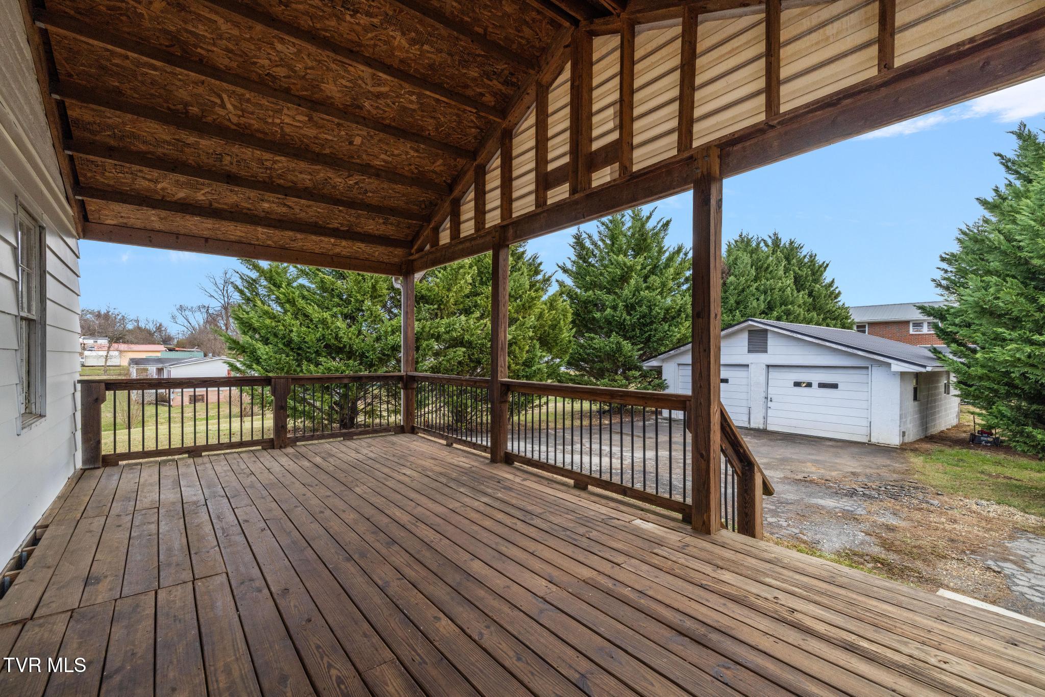 144 Allison Road Piney Flats, TN 37686 - Photo 7 of 55 IMG_7655