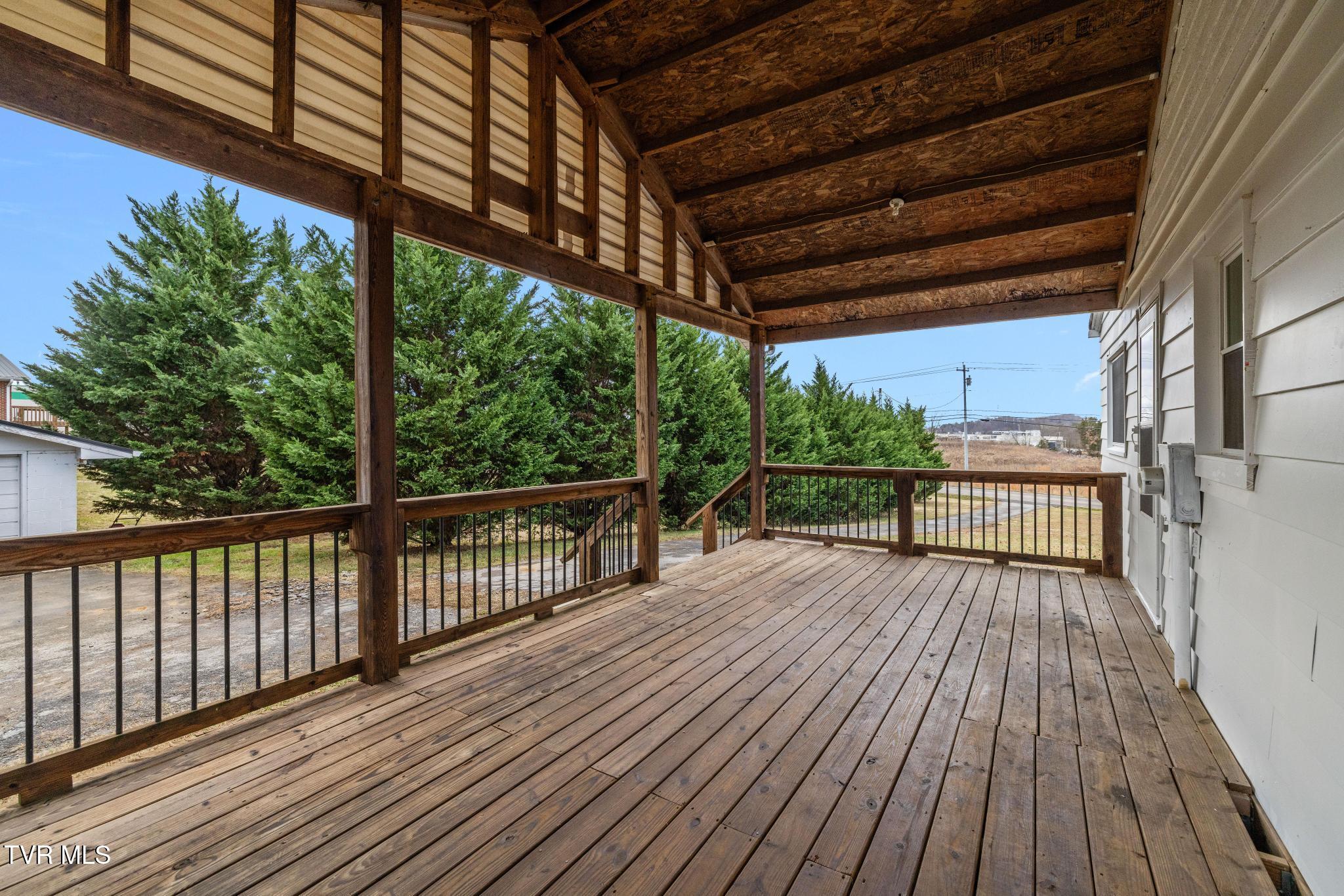 144 Allison Road Piney Flats, TN 37686 - Photo 8 of 55 IMG_7656