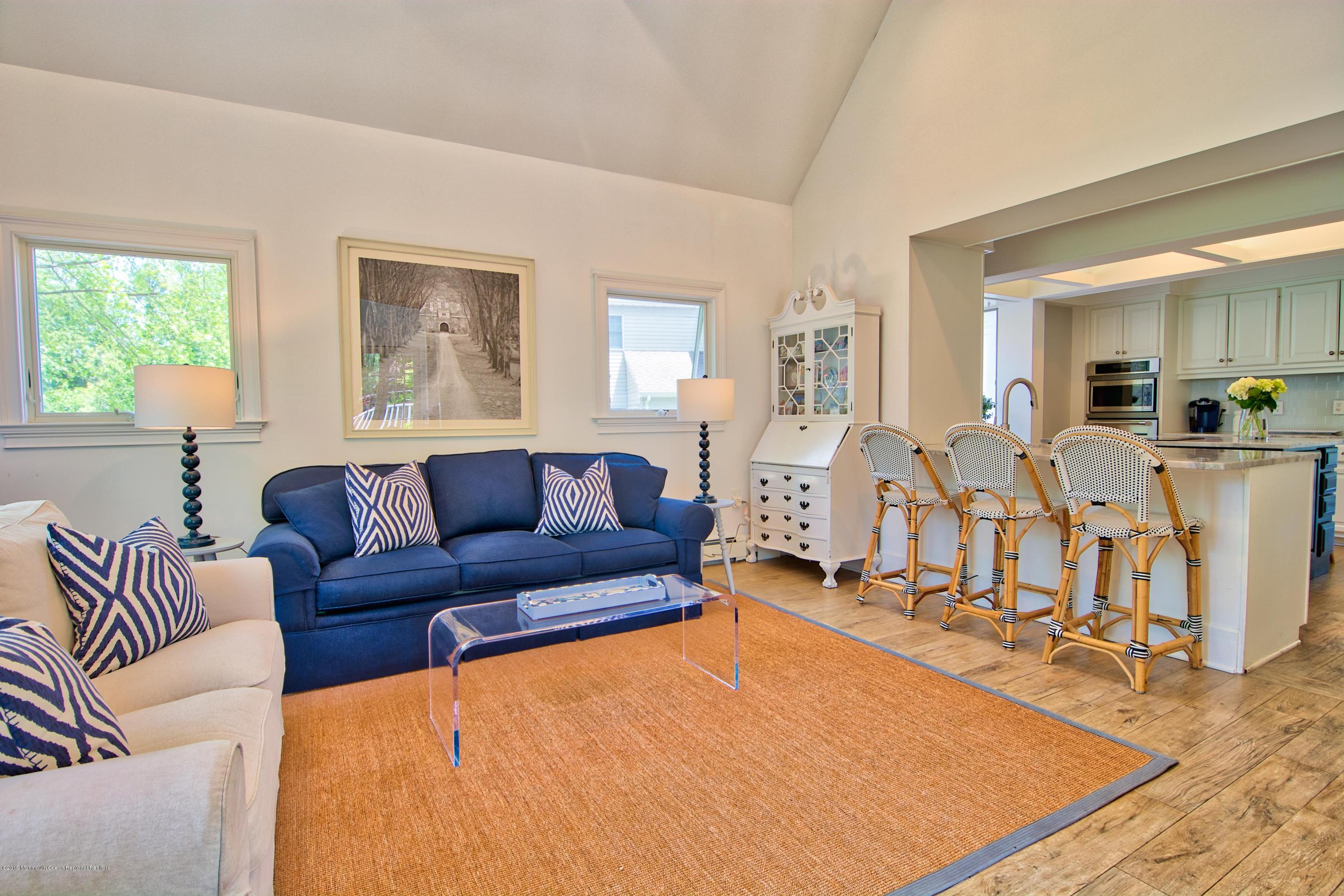 52 Ridge Road Rumson, NJ 07760 - Photo 13 of 34 Family room