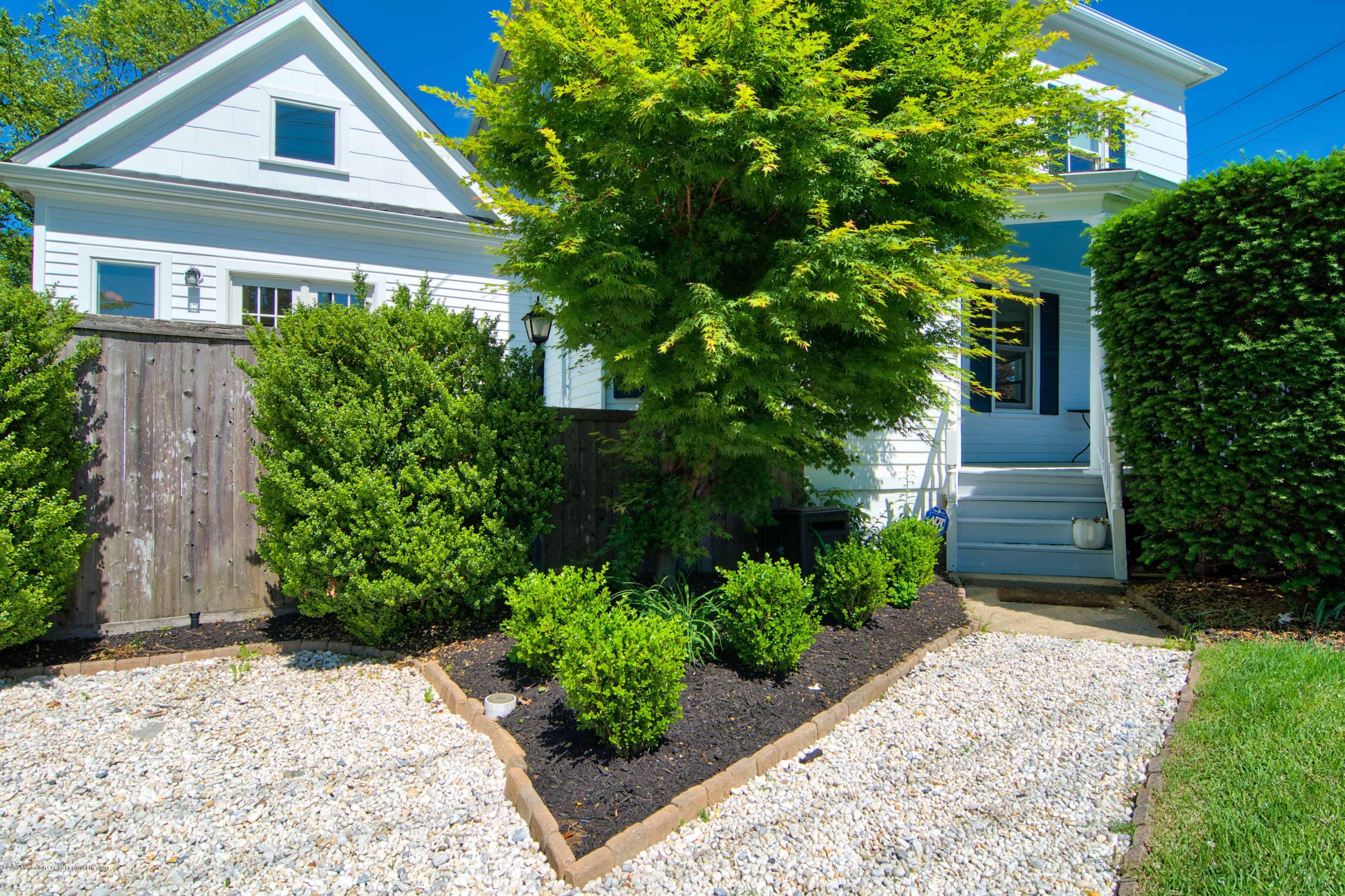 52 Ridge Road Rumson, NJ 07760 - Photo 31 of 34 Back entrance