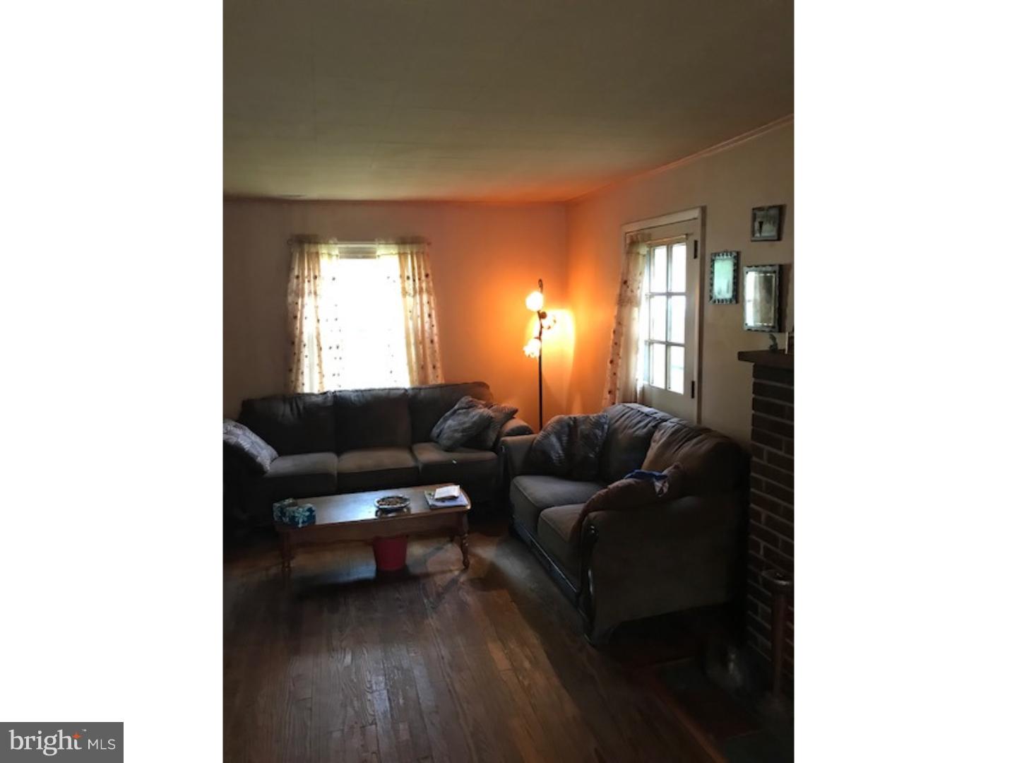 401 Junction Road Browns Mills, NJ 08015 - Photo 2 of 7 Living Room
