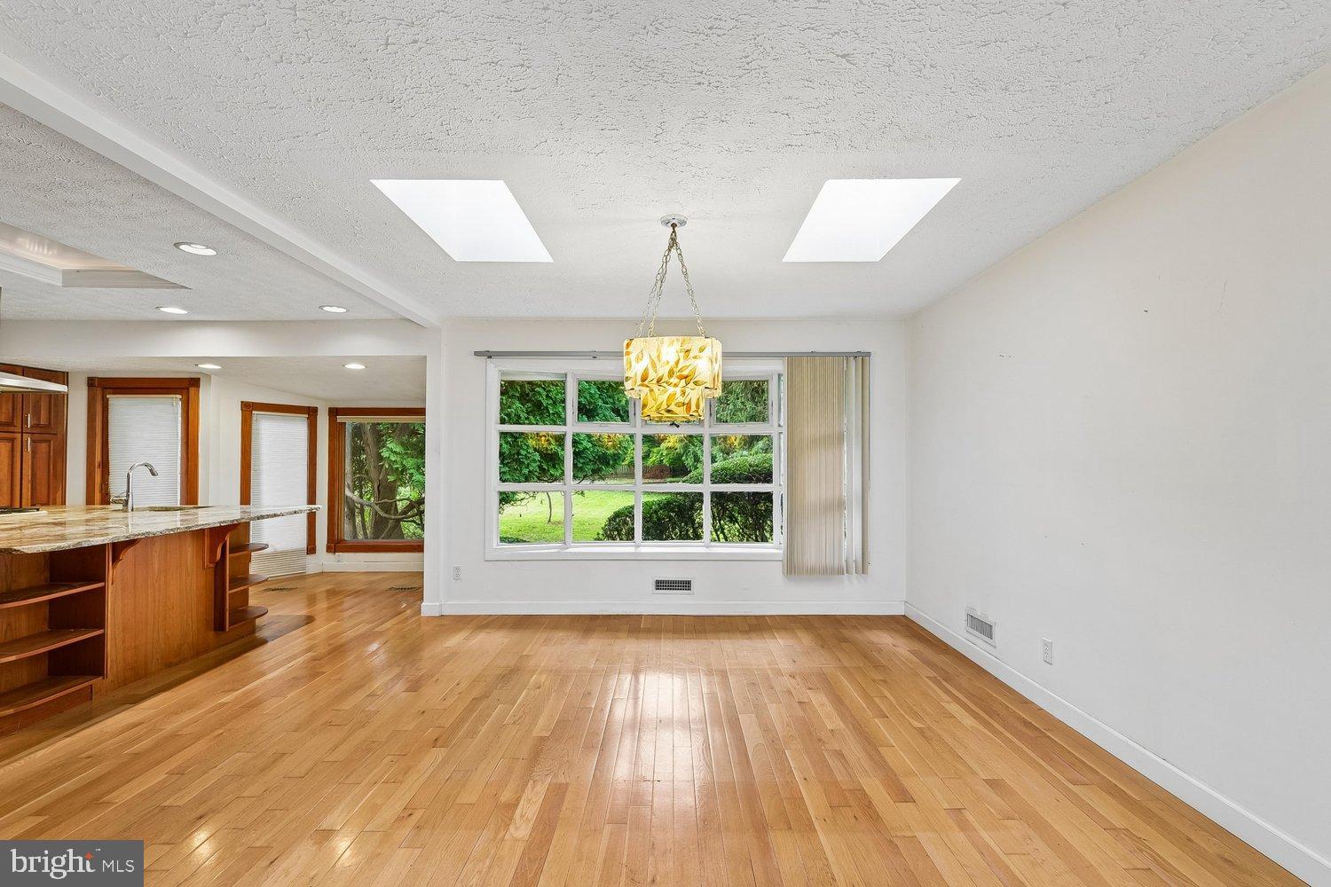 7933 Stevenson Road Baltimore, MD 21208 - Photo 11 of 74 Dining Area
