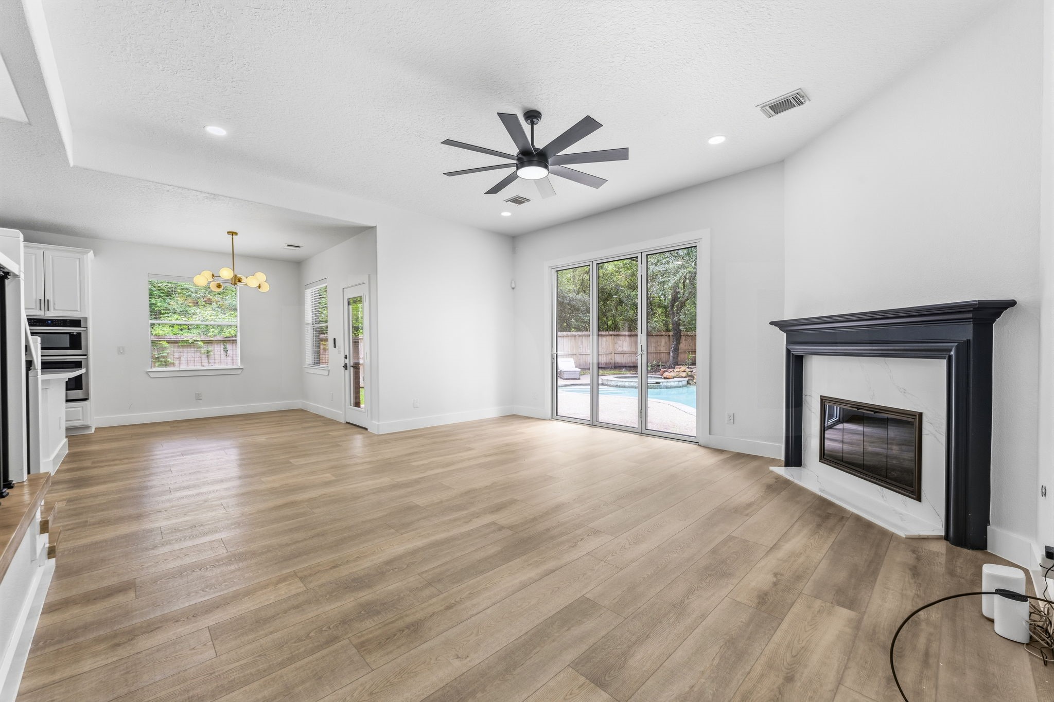138 West Stockbridge Landing Circle Spring, TX 77382 - Photo 8 of 45