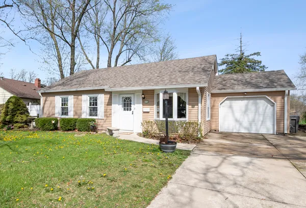 $355,000 | 10252 Huntington Court, Orland Park, IL 60462