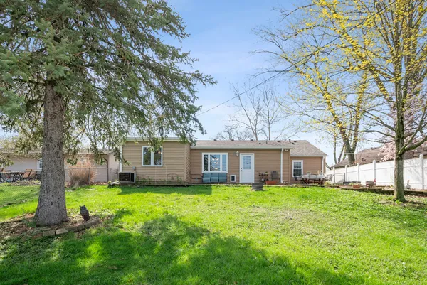 $355,000 | 10252 Huntington Court, Orland Park, IL 60462