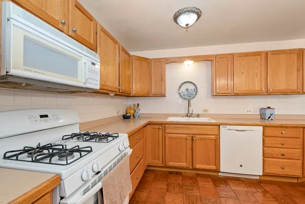 $355,000 | 10252 Huntington Court, Orland Park, IL 60462