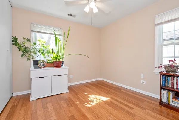 $355,000 | 10252 Huntington Court, Orland Park, IL 60462