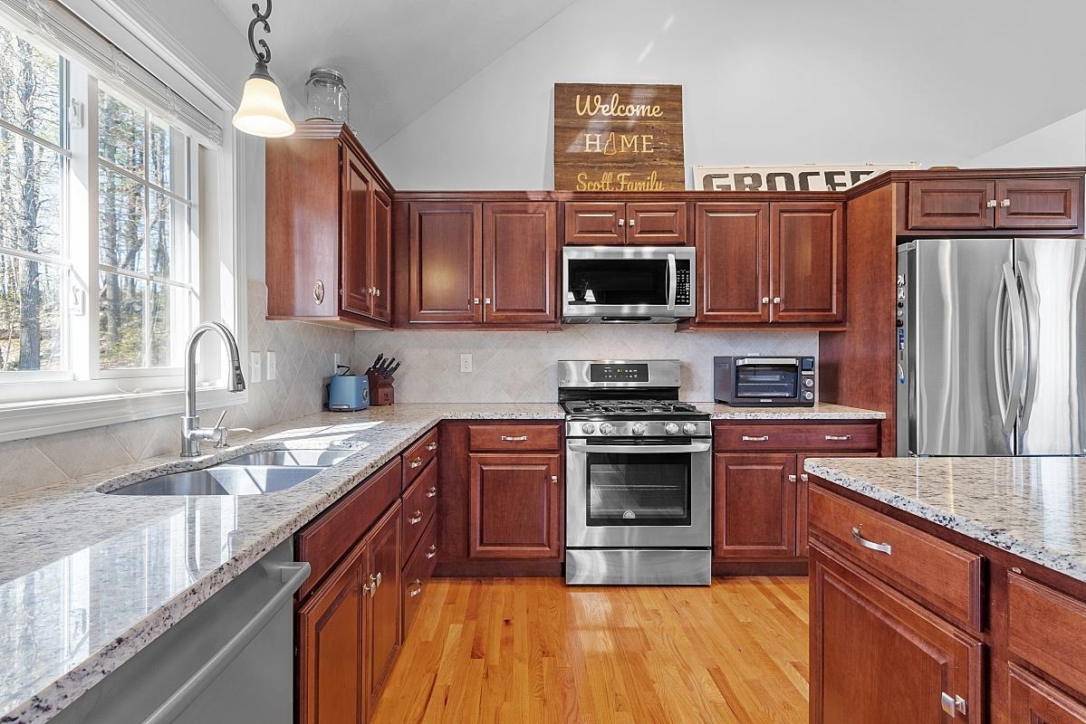 16 Johnson Street Windham, NH 03087 - Photo 12 of 40