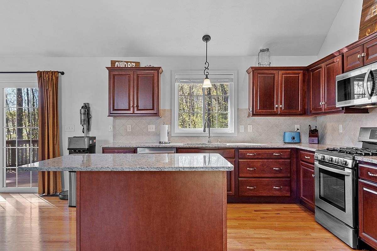 16 Johnson Street Windham, NH 03087 - Photo 13 of 40
