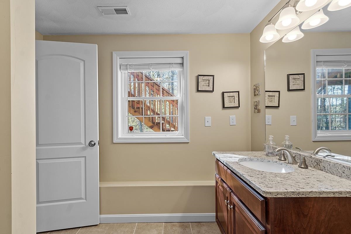 16 Johnson Street Windham, NH 03087 - Photo 27 of 40