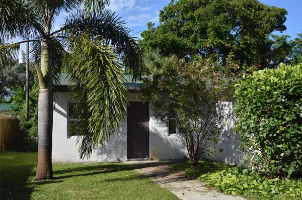 $1,700 | 819 Northeast 14th Court, Unit B, Fort Lauderdale, FL 33304