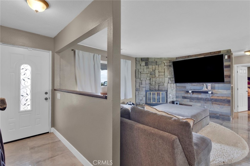 17979 Chestnut Street Hesperia, CA 92345 - Photo 7 of 41