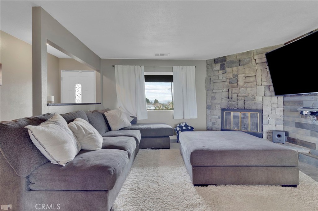 17979 Chestnut Street Hesperia, CA 92345 - Photo 9 of 41