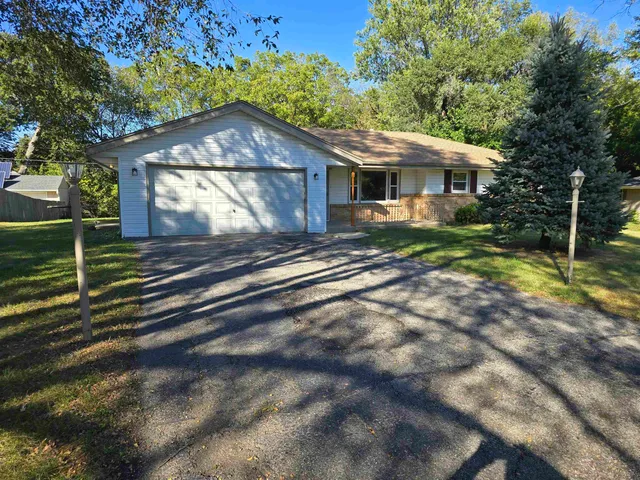 $230,000 | 2924 Cascade Drive, Rockford, IL 61109