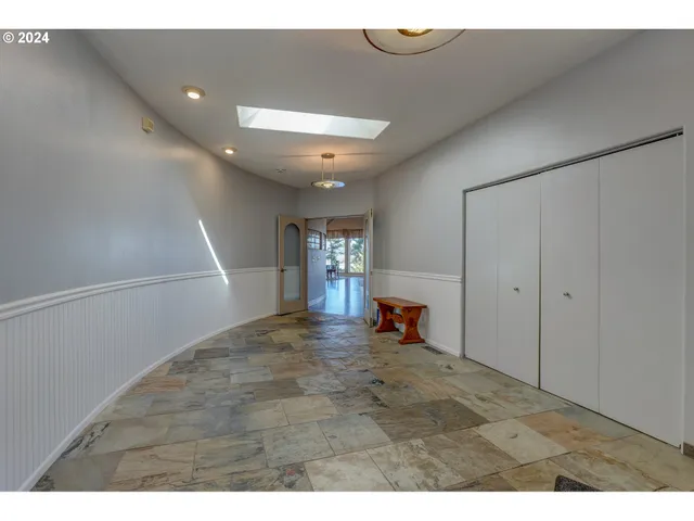 $950,000 | 74040 Lindberg Road, Rainier, OR 97048