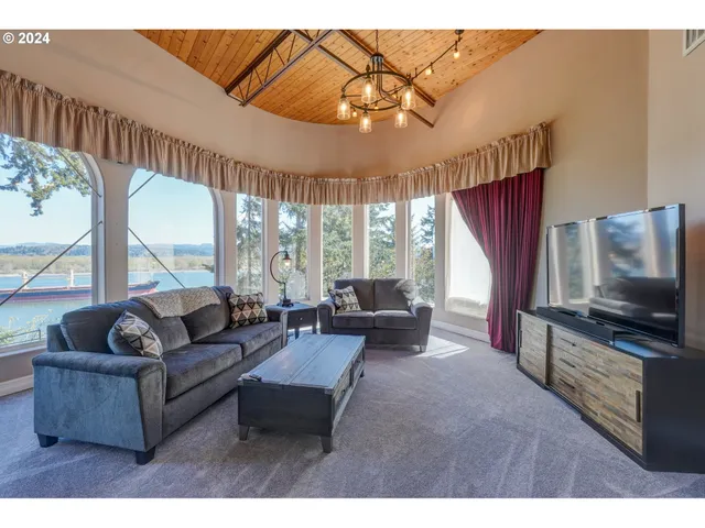 $950,000 | 74040 Lindberg Road, Rainier, OR 97048