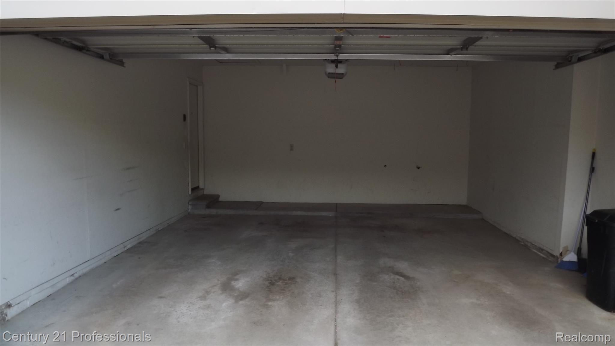 710 Preston Court, Unit 174 Rochester, MI 48307 - Photo 17 of 19 2 Car Attached Garage