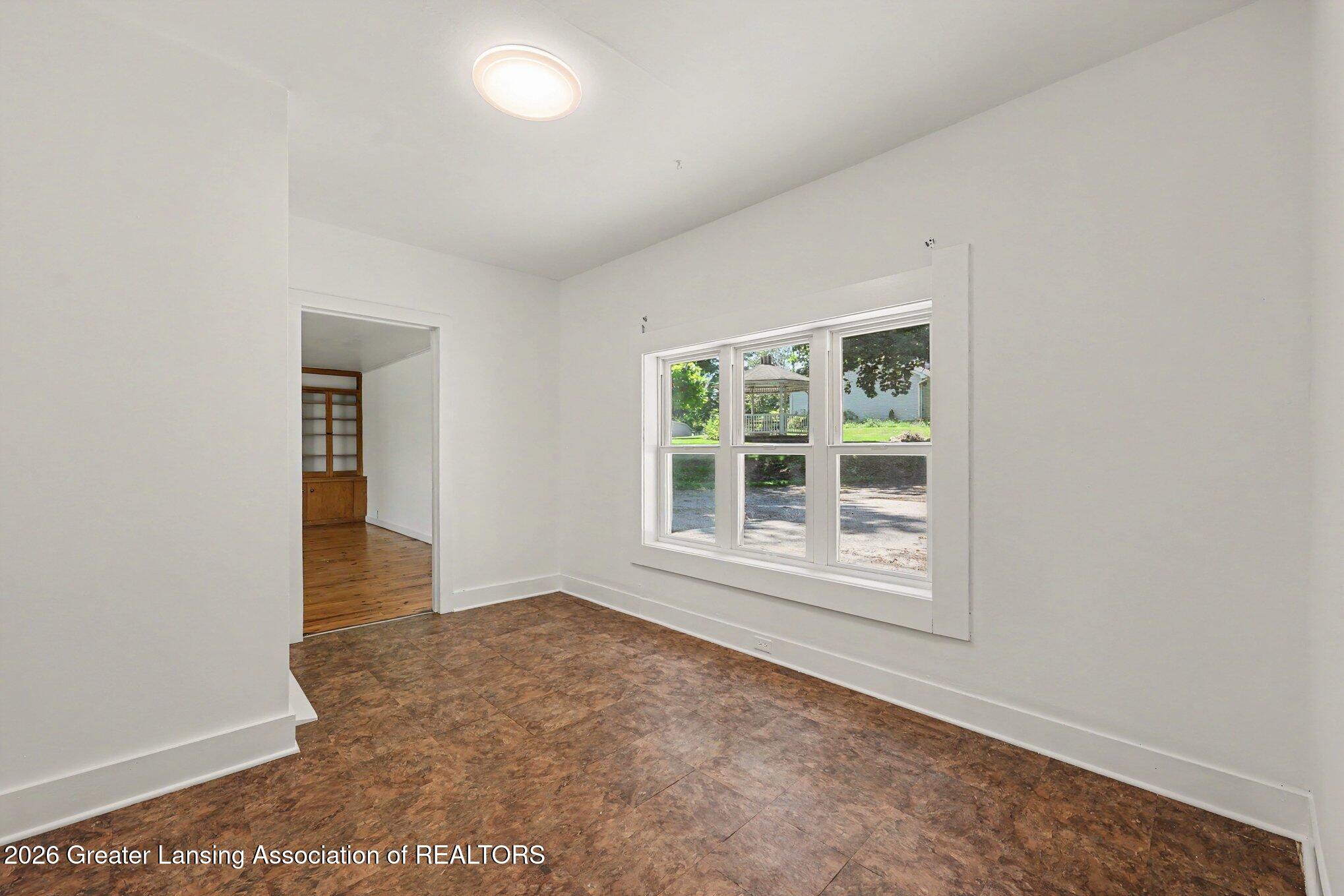 616 South Clinton Street Stockbridge, MI 49285 - Photo 12 of 24 Room