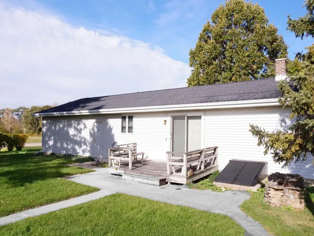 $850,000 | 1015 East High Street, Milton, WI 53563