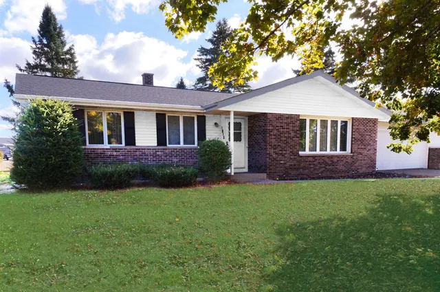 $850,000 | 1015 East High Street, Milton, WI 53563