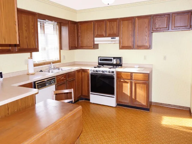 $850,000 | 1015 East High Street, Milton, WI 53563