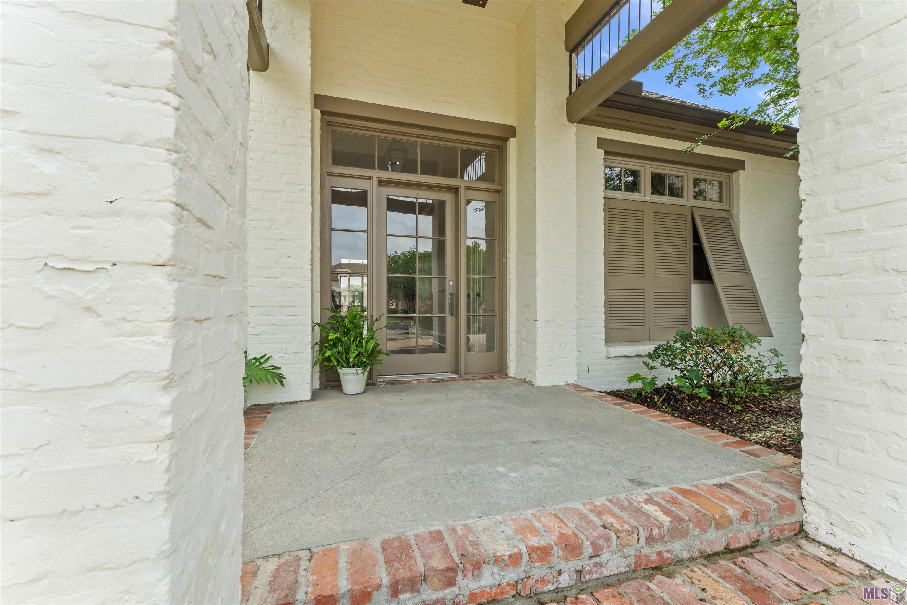 231 Grand Lakes Drive Baton Rouge, LA 70810 - Photo 2 of 60