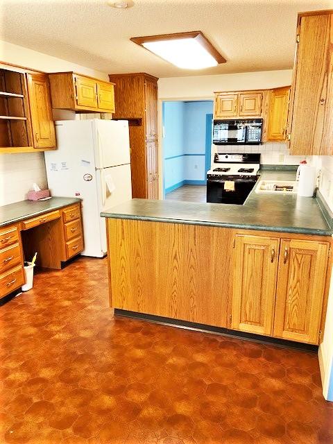63 Upper Meadows Road Sparta, TN 38583 - Photo 6 of 17 63 Upper Meadows Kitchen 1