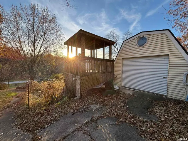 a view of outdoor space