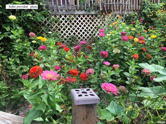 $320,000 | 61 West Timberline Drive, Bluegrass, IA 52726