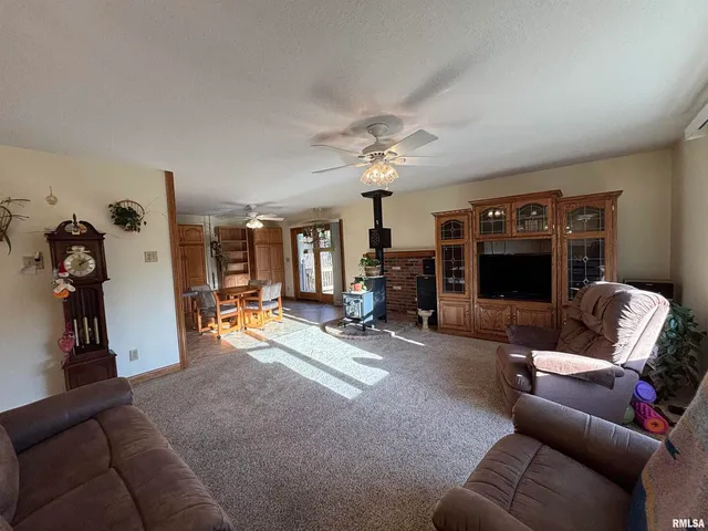 $320,000 | 61 West Timberline Drive, Bluegrass, IA 52726