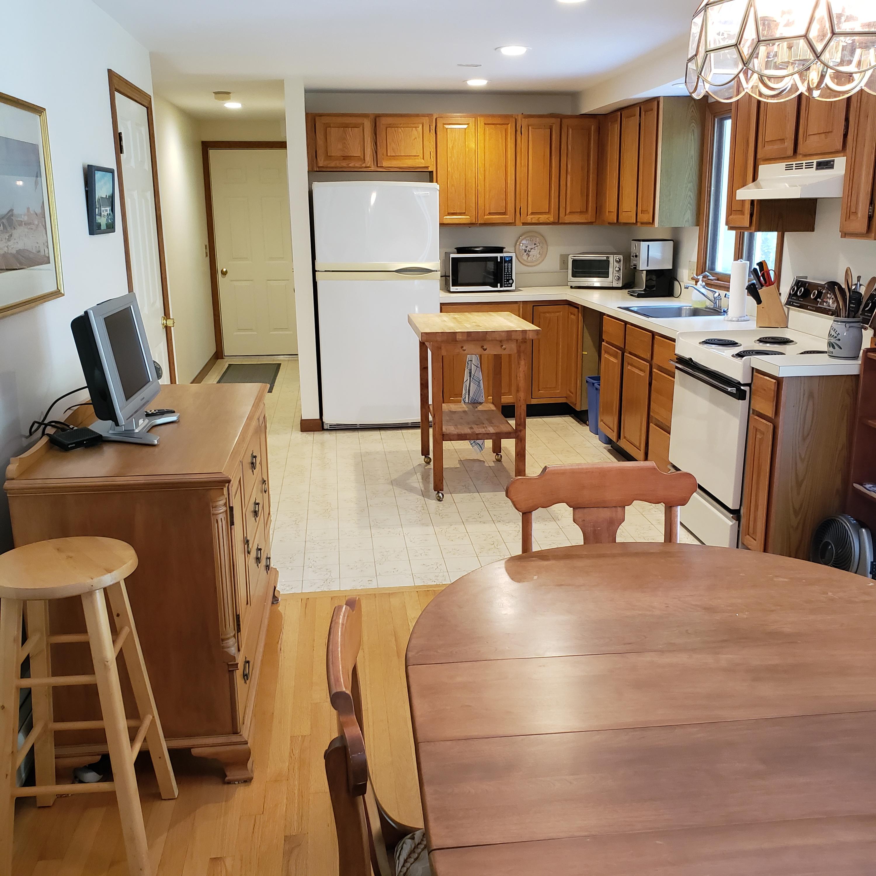 56 Flintrock Road Barnstable, MA 02630 - Photo 8 of 17 Kitchen/Dining