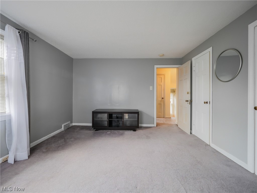 4019 Stilmore Road Cleveland, OH 44121 - Photo 21 of 32 Gallery Image 21