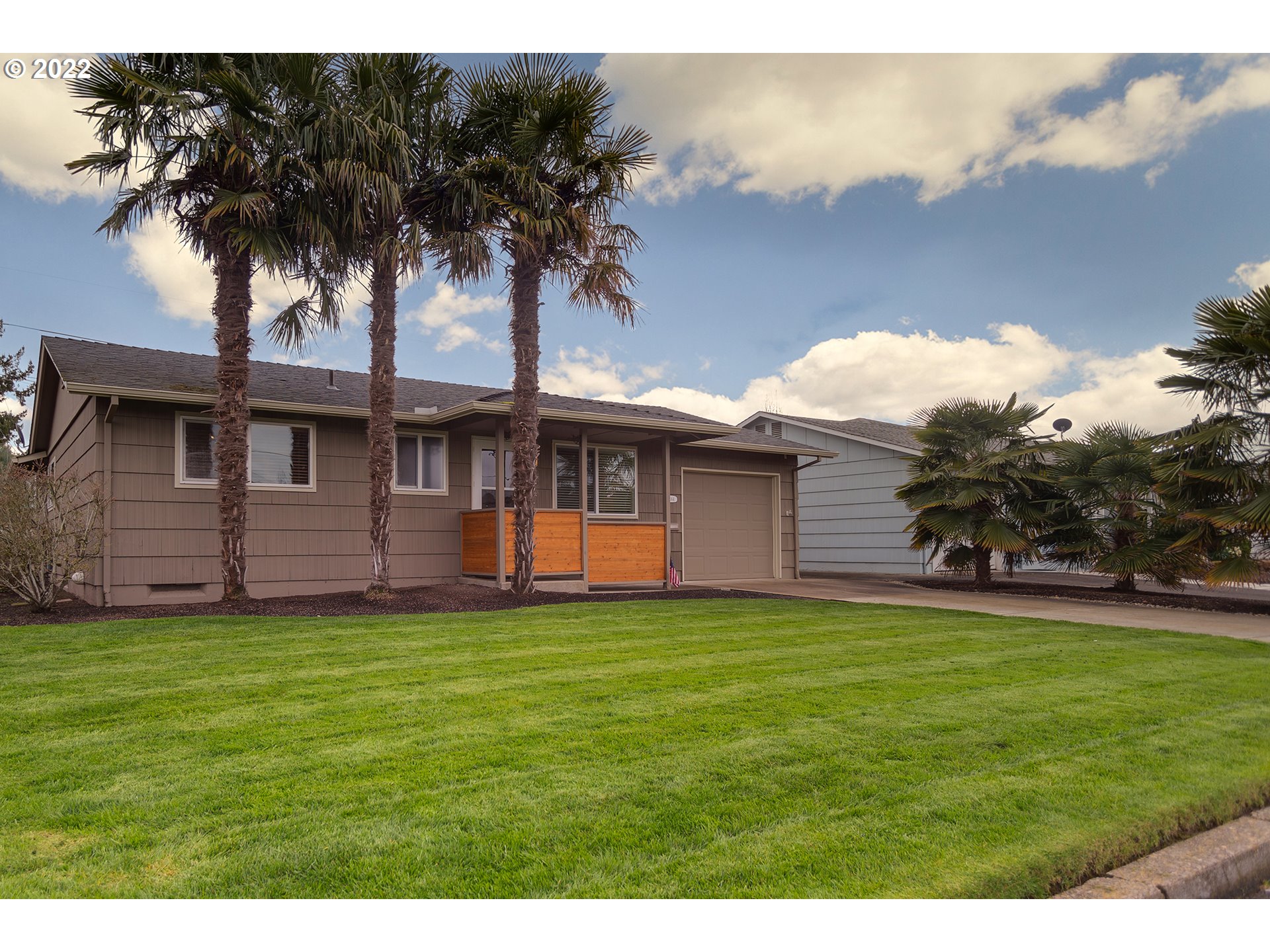 1664 Quinn Road Woodburn, OR 97071 - Photo 2 of 27 Gallery Image 2