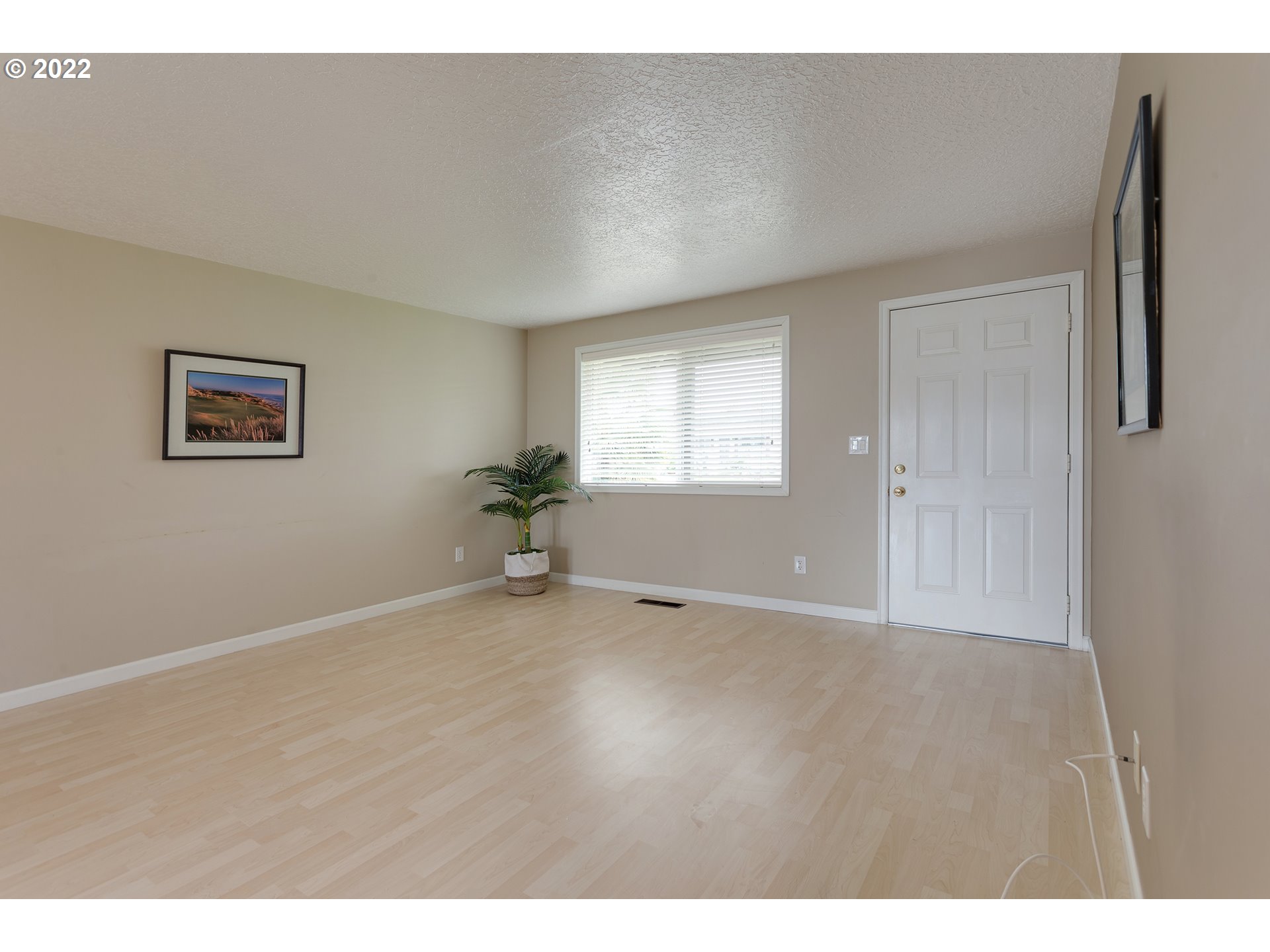 1664 Quinn Road Woodburn, OR 97071 - Photo 6 of 27 Gallery Image 6