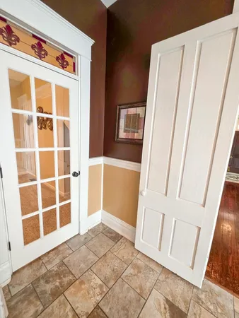 a view of a livingroom with furniture and windows