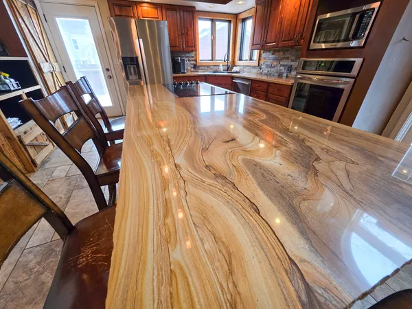 $349,500 | 521 North Locust Street, Flora, IL 62839