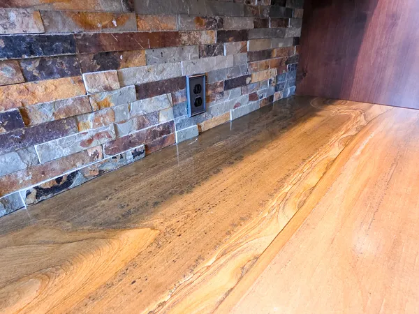 $349,500 | 521 North Locust Street, Flora, IL 62839