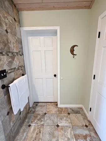 $349,500 | 521 North Locust Street, Flora, IL 62839