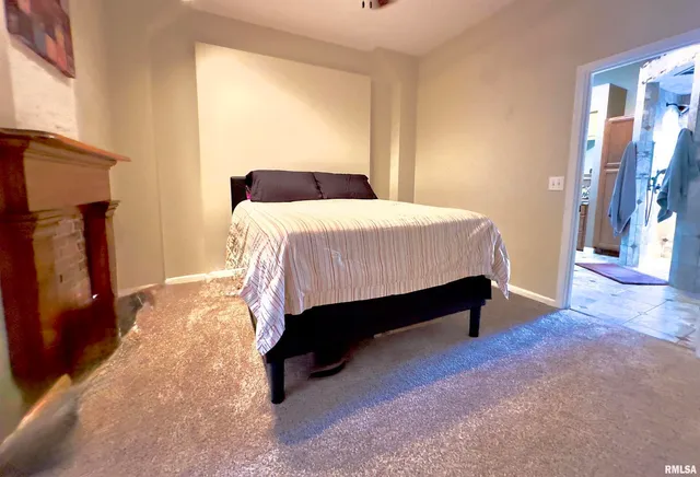 $375,000 | 521 North Locust Street, Flora, IL 62839