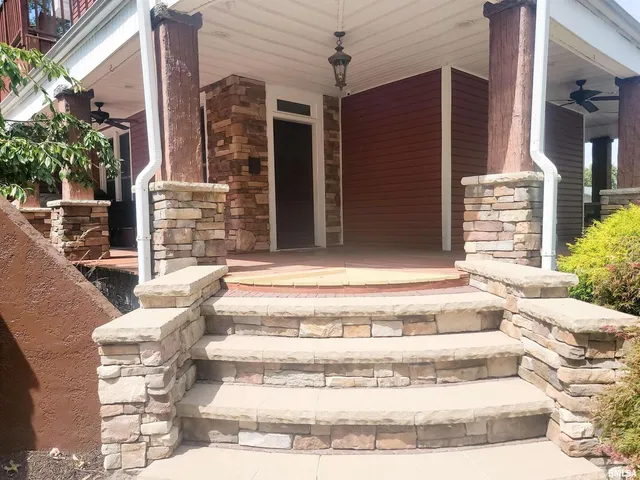 $375,000 | 521 North Locust Street, Flora, IL 62839