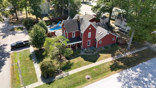 $375,000 | 521 North Locust Street, Flora, IL 62839