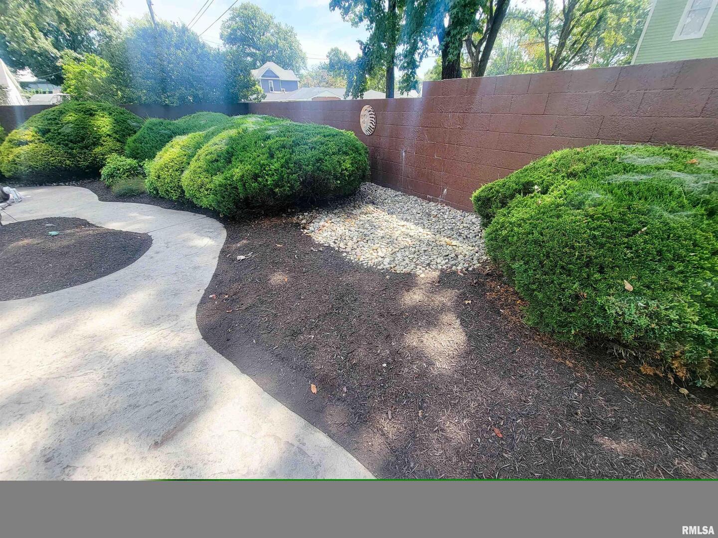 521 North Locust Street Flora, IL 62839 - Photo 94 of 100