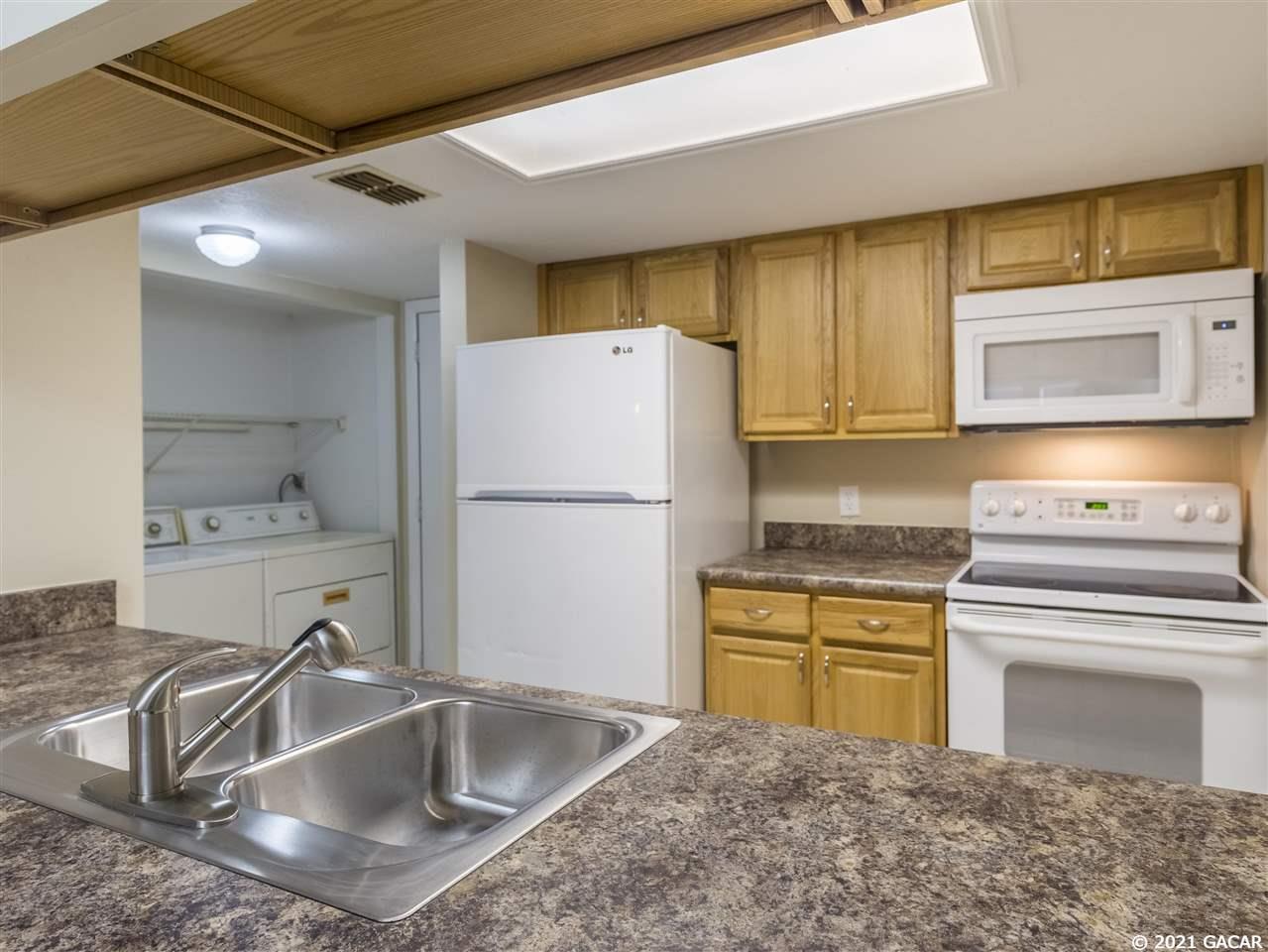 4036 Southwest 15 Place Gainesville, FL 32607 - Photo 5 of 13 Gallery Image 5