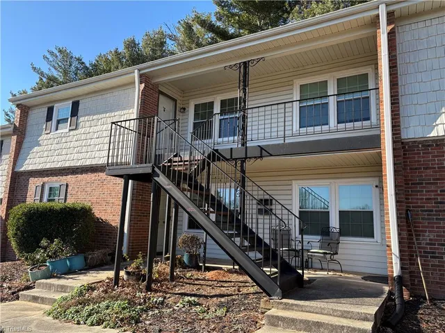 $865 | 208 Northpoint Avenue, Unit K, High Point, NC 27262