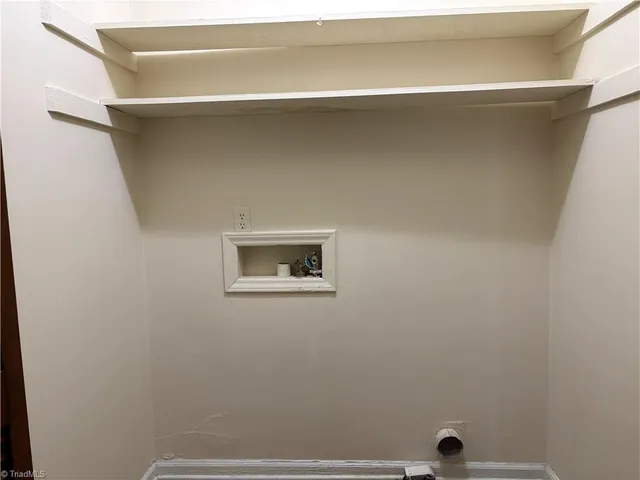 $865 | 208 Northpoint Avenue, Unit K, High Point, NC 27262