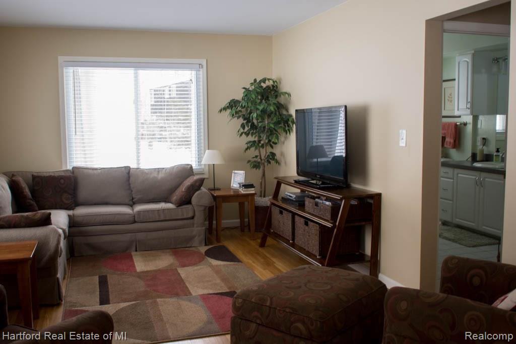 36430 Howard Road Farmington Hills, MI 48331 - Photo 12 of 43